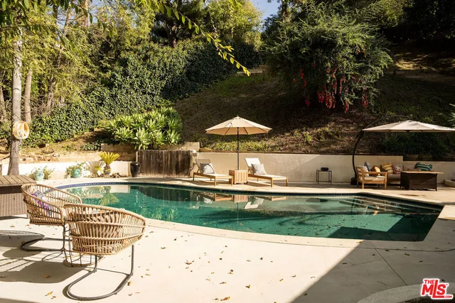 $2,849,000 | 11202 Canton Drive, Studio City, CA 91604