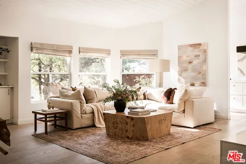 $2,849,000 | 11202 Canton Drive, Studio City, CA 91604