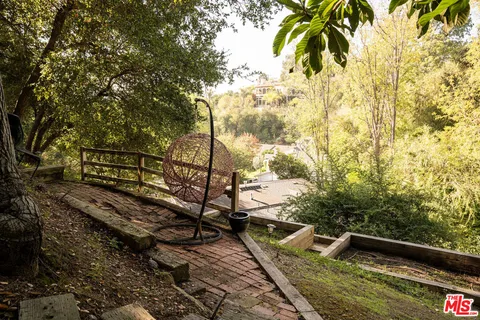 $2,849,000 | 11202 Canton Drive, Studio City, CA 91604