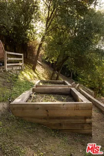 $2,849,000 | 11202 Canton Drive, Studio City, CA 91604