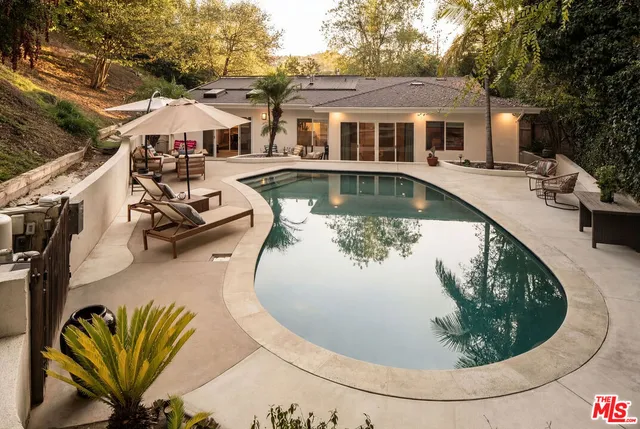 $2,849,000 | 11202 Canton Drive, Studio City, CA 91604
