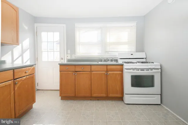 $1,700 | 2002 Trenton Avenue, Bristol, PA 19007