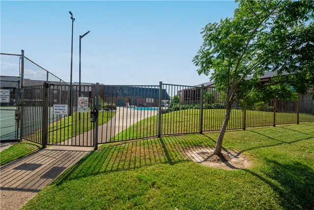 $145,000 | 904 University Oaks Boulevard, Unit 90, College Station, TX 77840