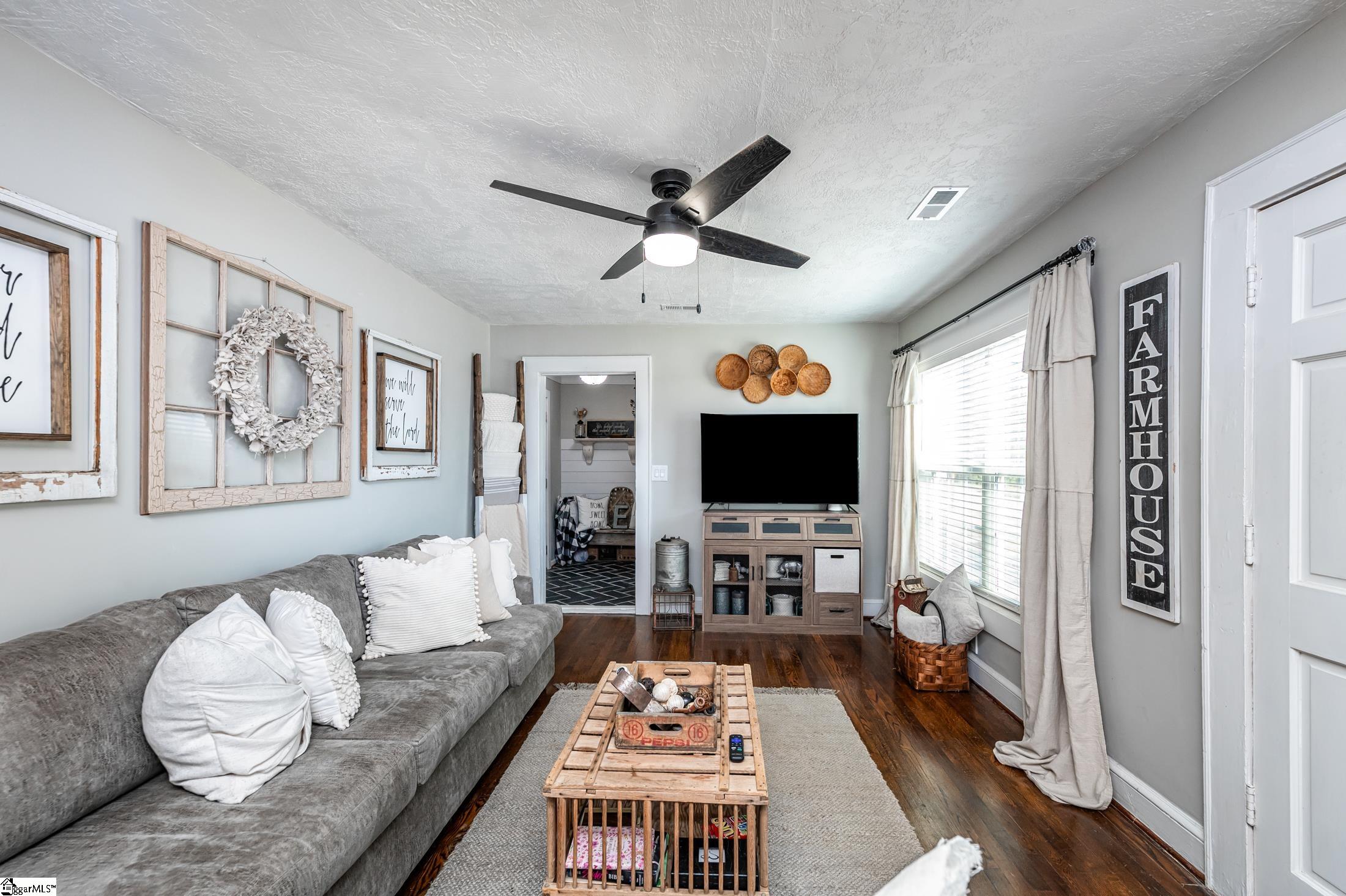 409 Perry Road Greenville, SC 29609 - Photo 2 of 19 Gallery Image 2