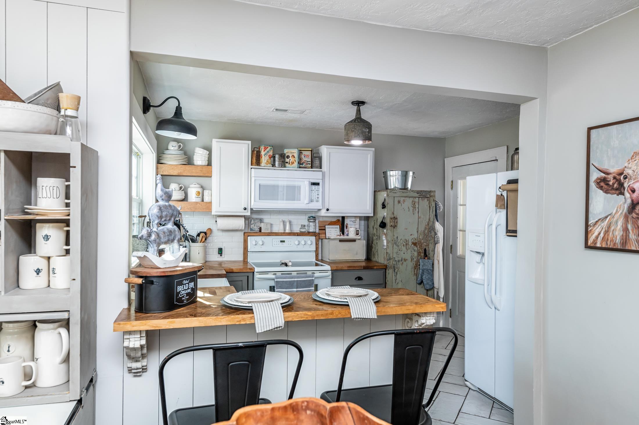 409 Perry Road Greenville, SC 29609 - Photo 7 of 19 Gallery Image 7