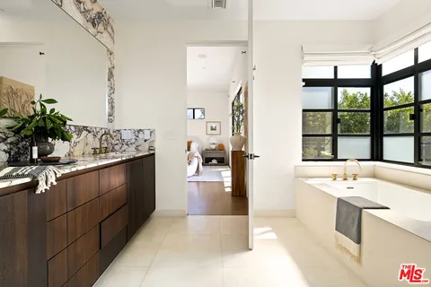 $5,495,000 | 8732 Rangely Avenue, West Hollywood, CA 90048