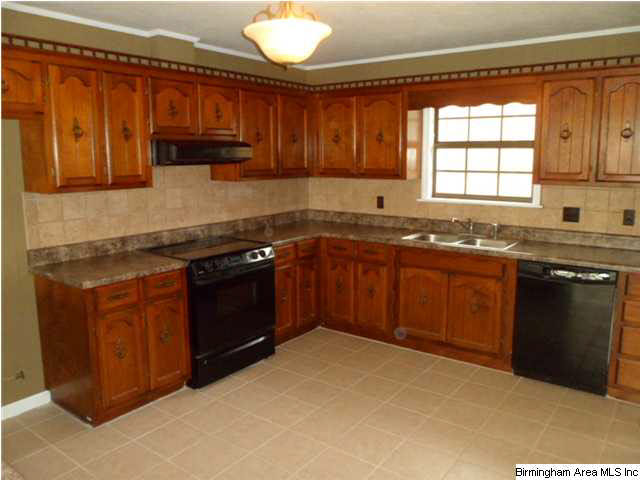 888 Briar Cliff Road Rainbow City, AL 35906 - Photo 12 of 27