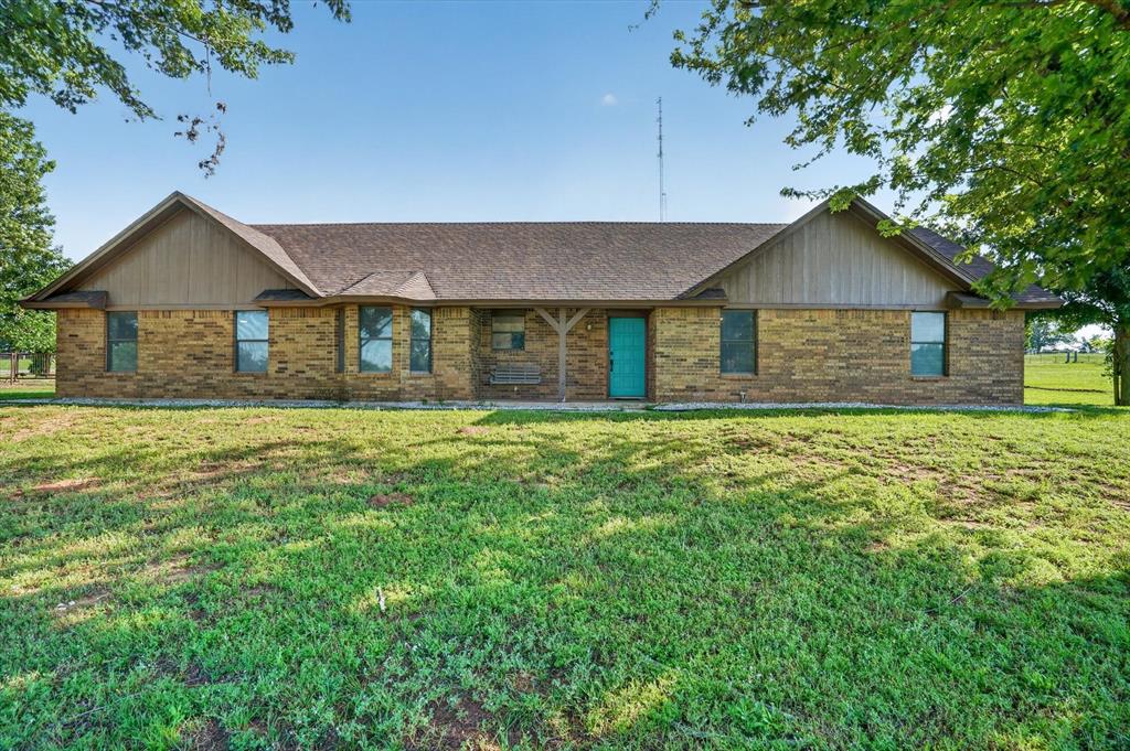 100 Green Meadows Circle Springtown, TX 76082 - Photo 6 of 40
