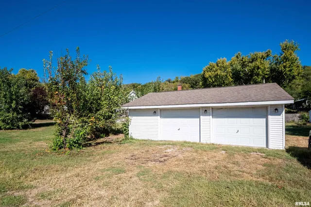 $115,000 | 302 Madison Street, Kingston Mines, IL 61539