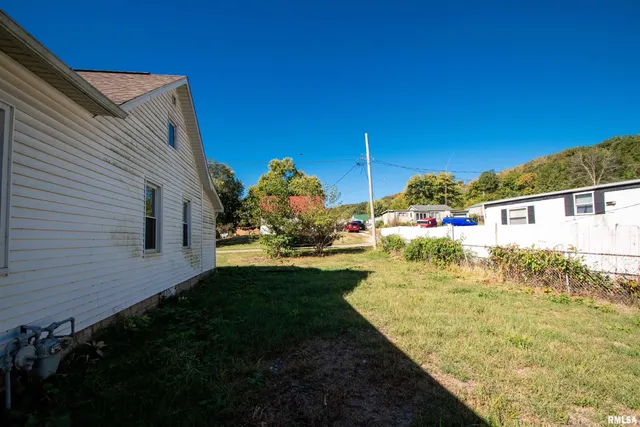 $115,000 | 302 Madison Street, Kingston Mines, IL 61539