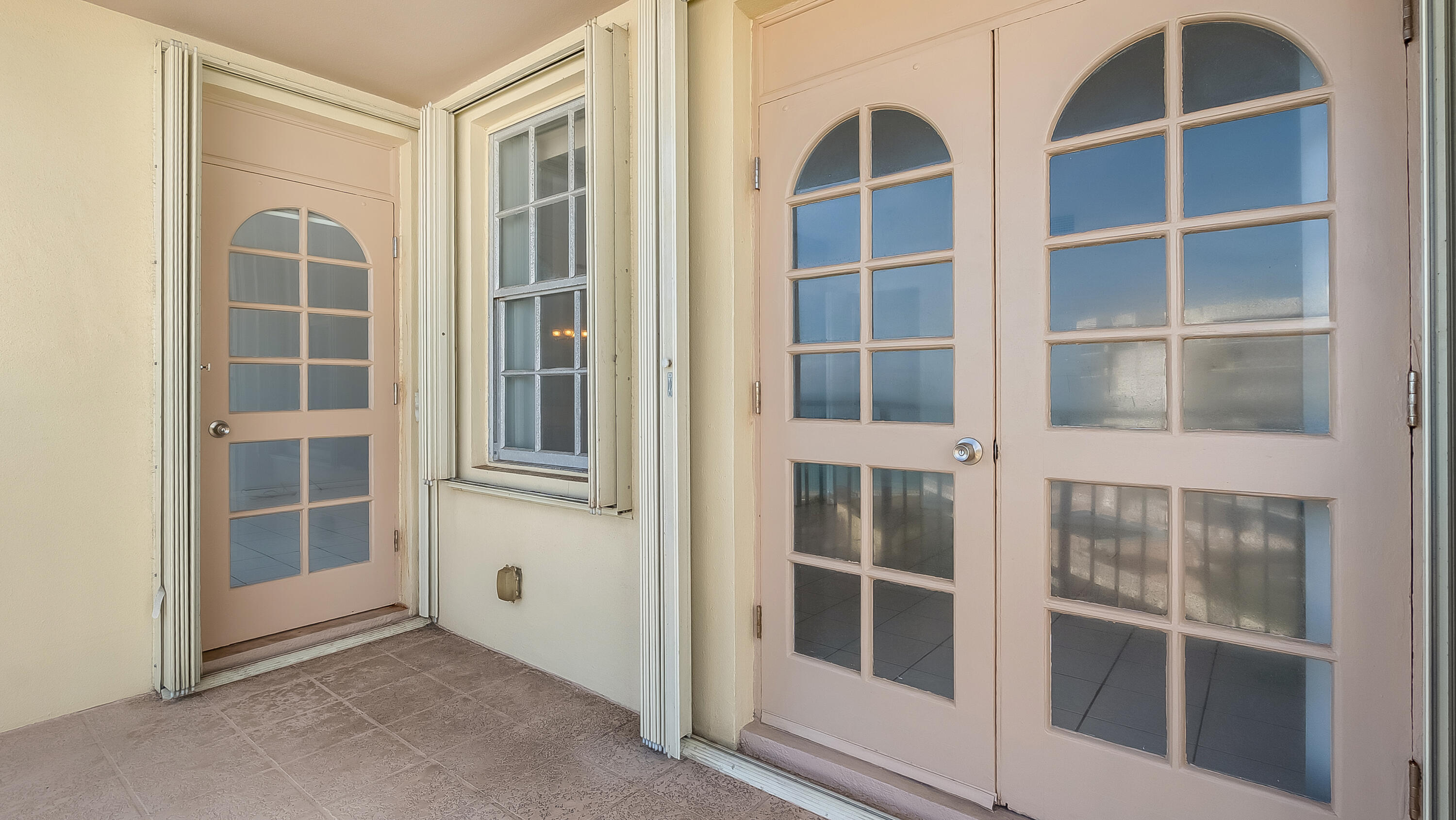 3475 South Ocean Boulevard, Unit 5140 Palm Beach, FL 33480 - Photo 7 of 55 a view of front door