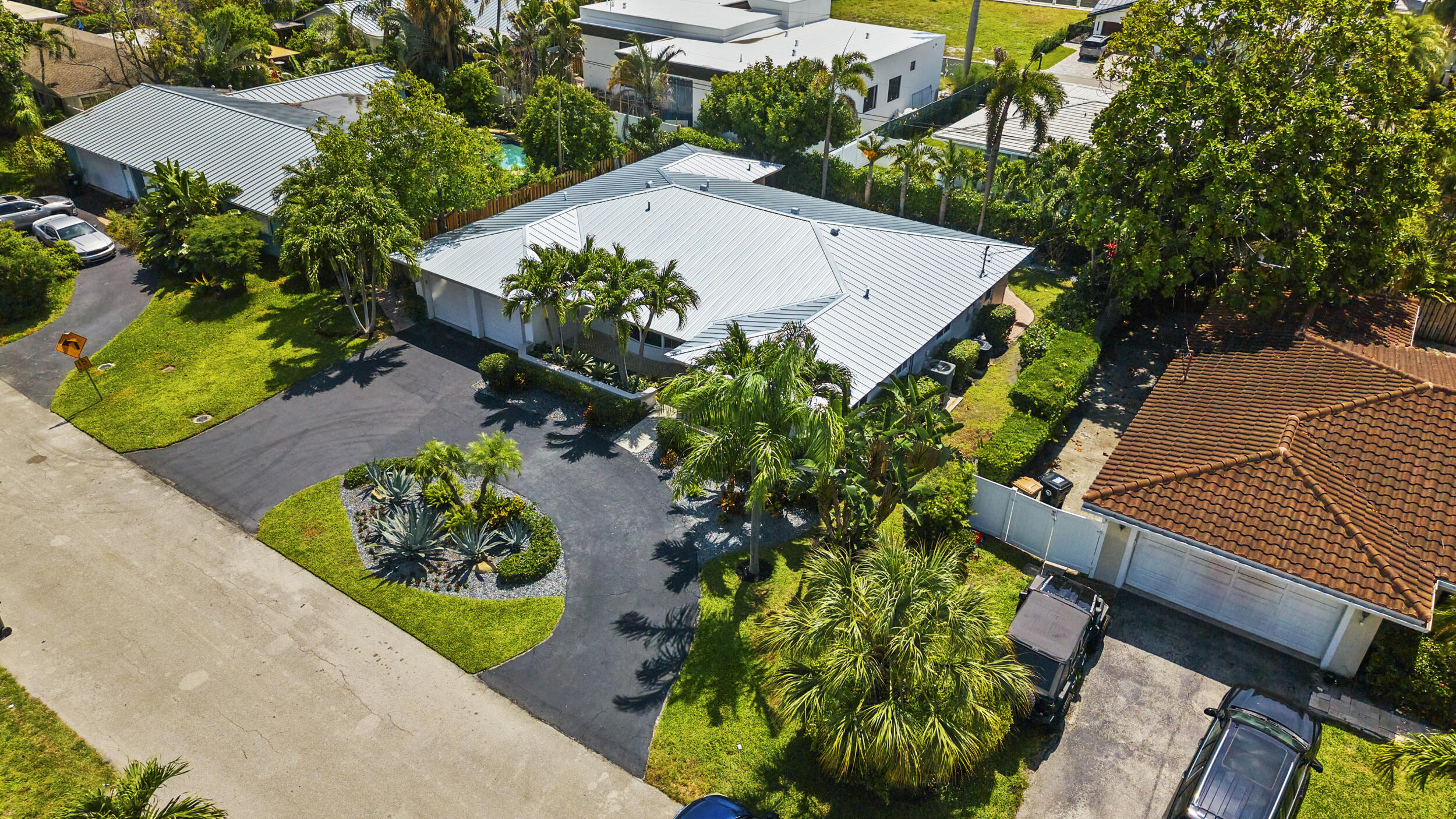 4240 Northeast 22nd Terrace Lighthouse Point, FL 33064 - Photo 45 of 54 46_dji_20260518113134_0001_d