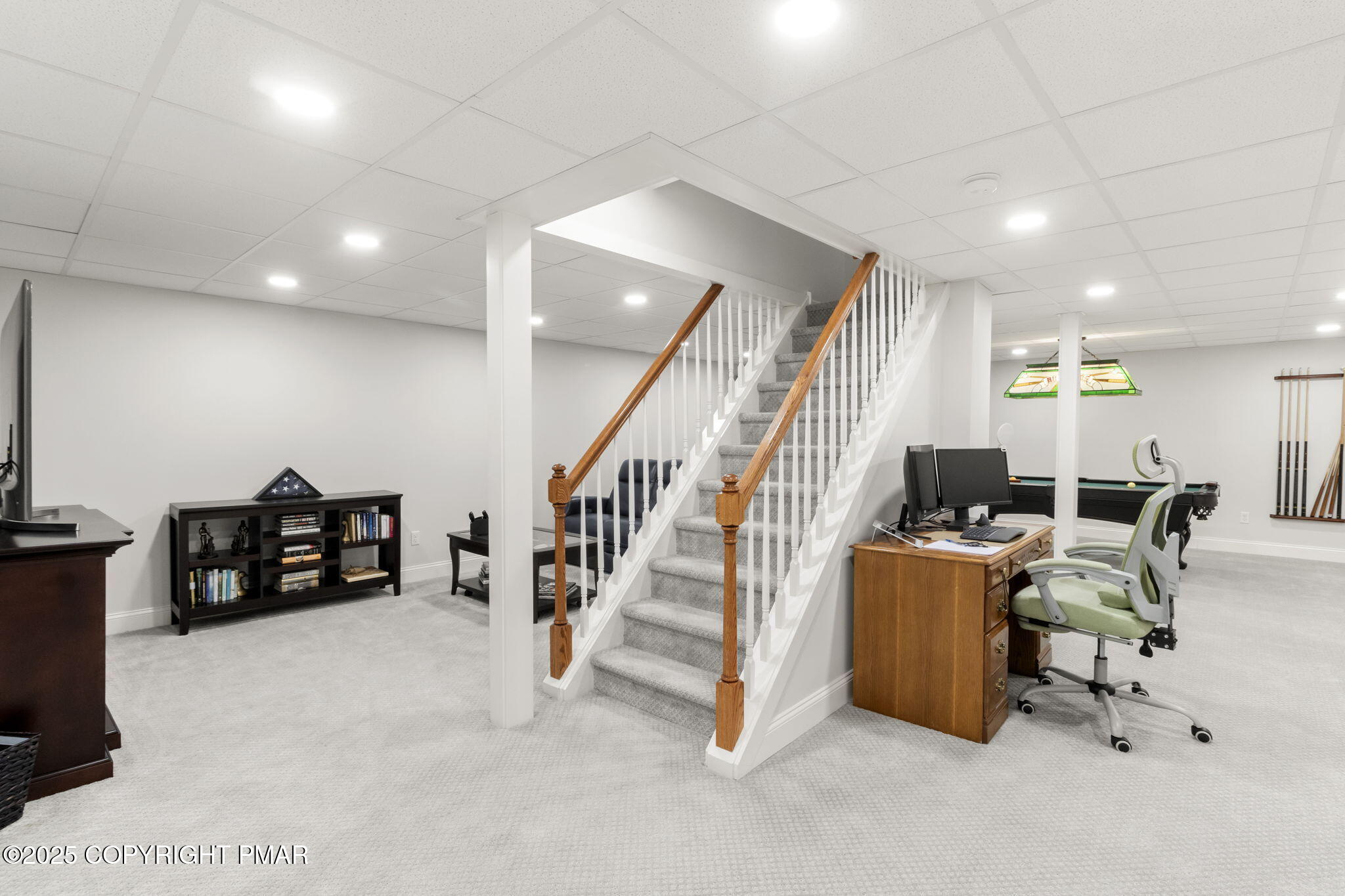 7317 Meadow Lane Canadensis, PA 18325 - Photo 16 of 25 a living room with furniture