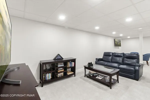 $599,000 | 7317 Meadow Lane, Canadensis, PA 18325