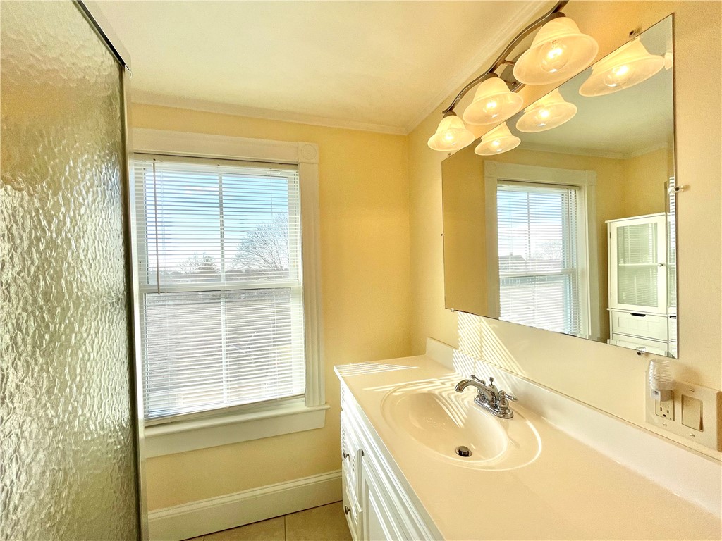 14 Dresser Street, Unit 6 Newport, RI 02840 - Photo 11 of 18