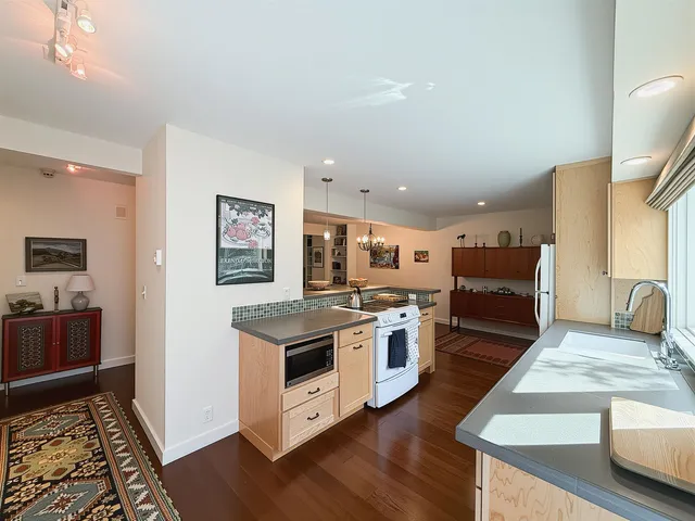 $500,000 | 131 Brook Hollow, Hanover, NH 03755