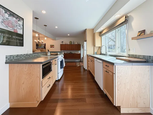 $500,000 | 131 Brook Hollow, Hanover, NH 03755