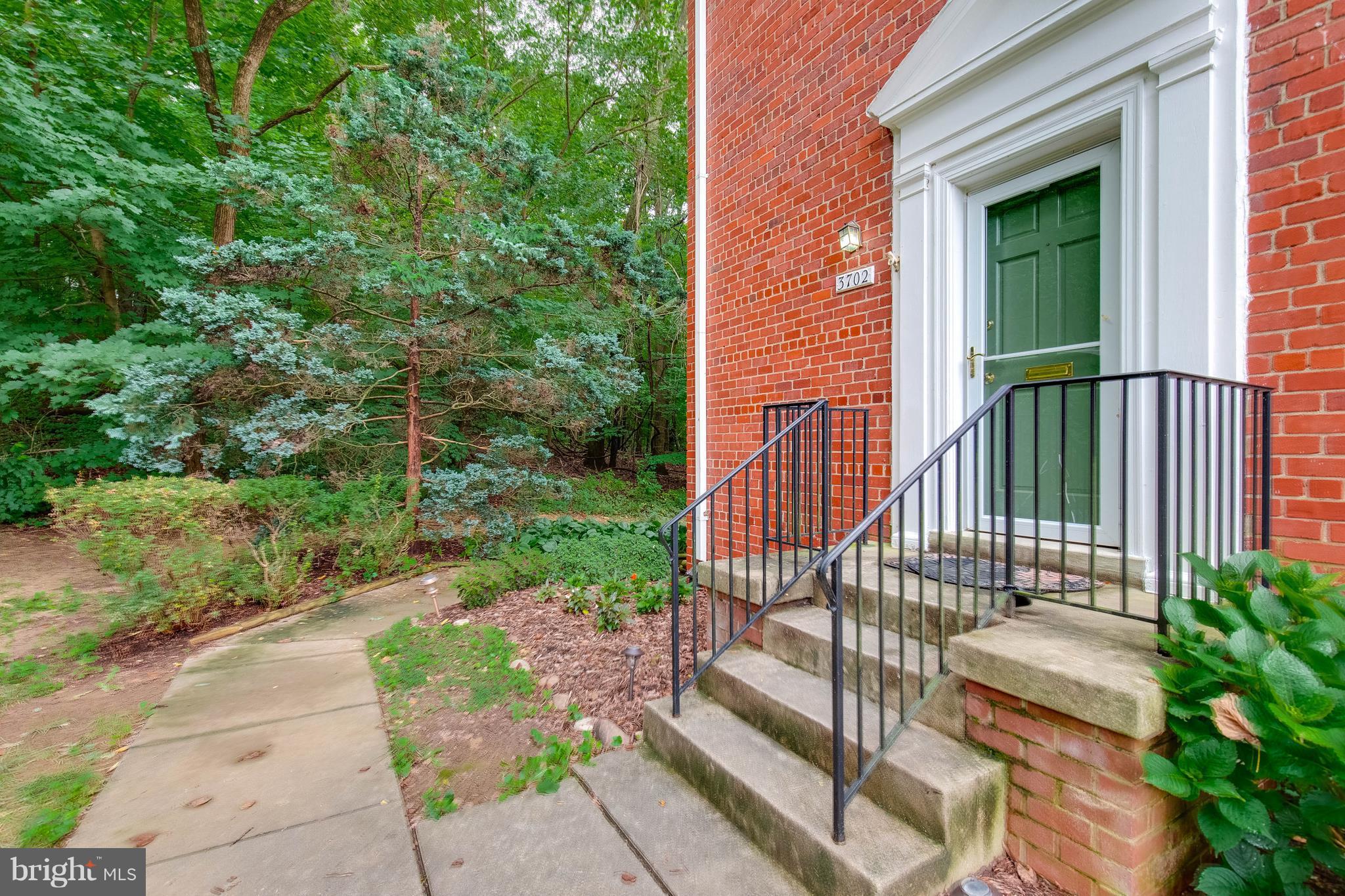 3702 Gunston Road, Unit 920 Alexandria, VA 22302 - Photo 2 of 28 Private Entrance
