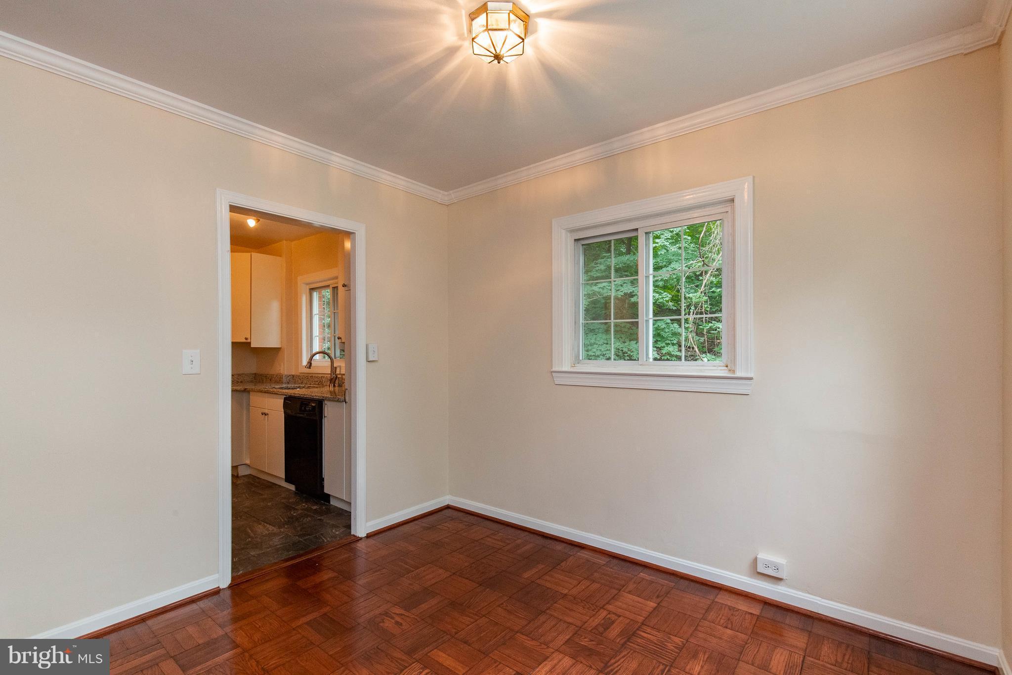3702 Gunston Road, Unit 920 Alexandria, VA 22302 - Photo 17 of 28 Dining Room