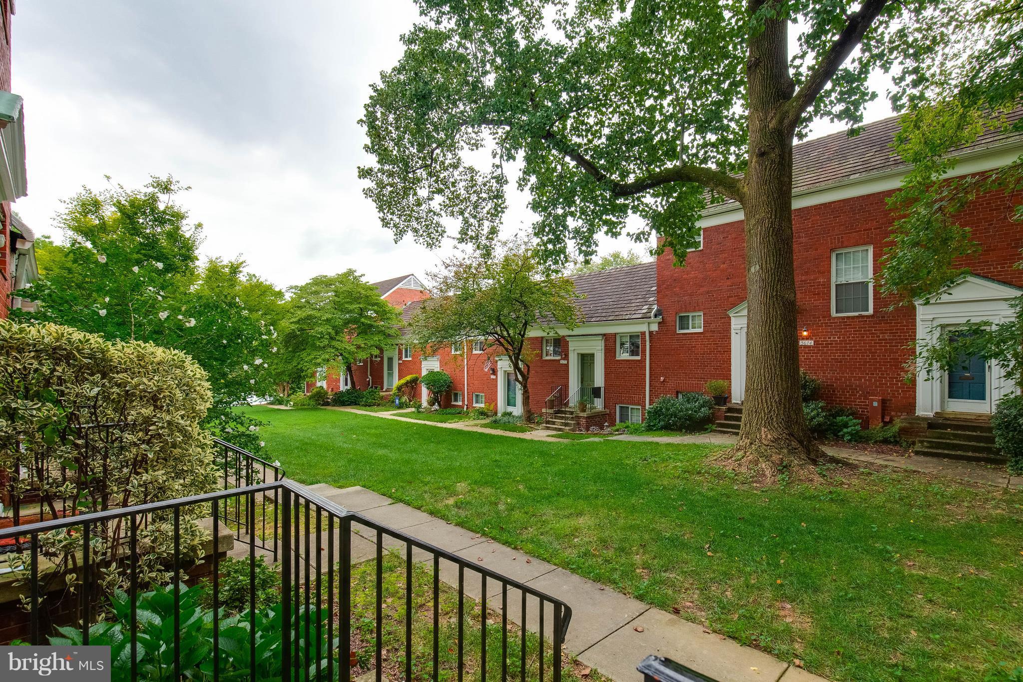 3702 Gunston Road, Unit 920 Alexandria, VA 22302 - Photo 26 of 28 Expansive Common Area For Your Enjoyment!