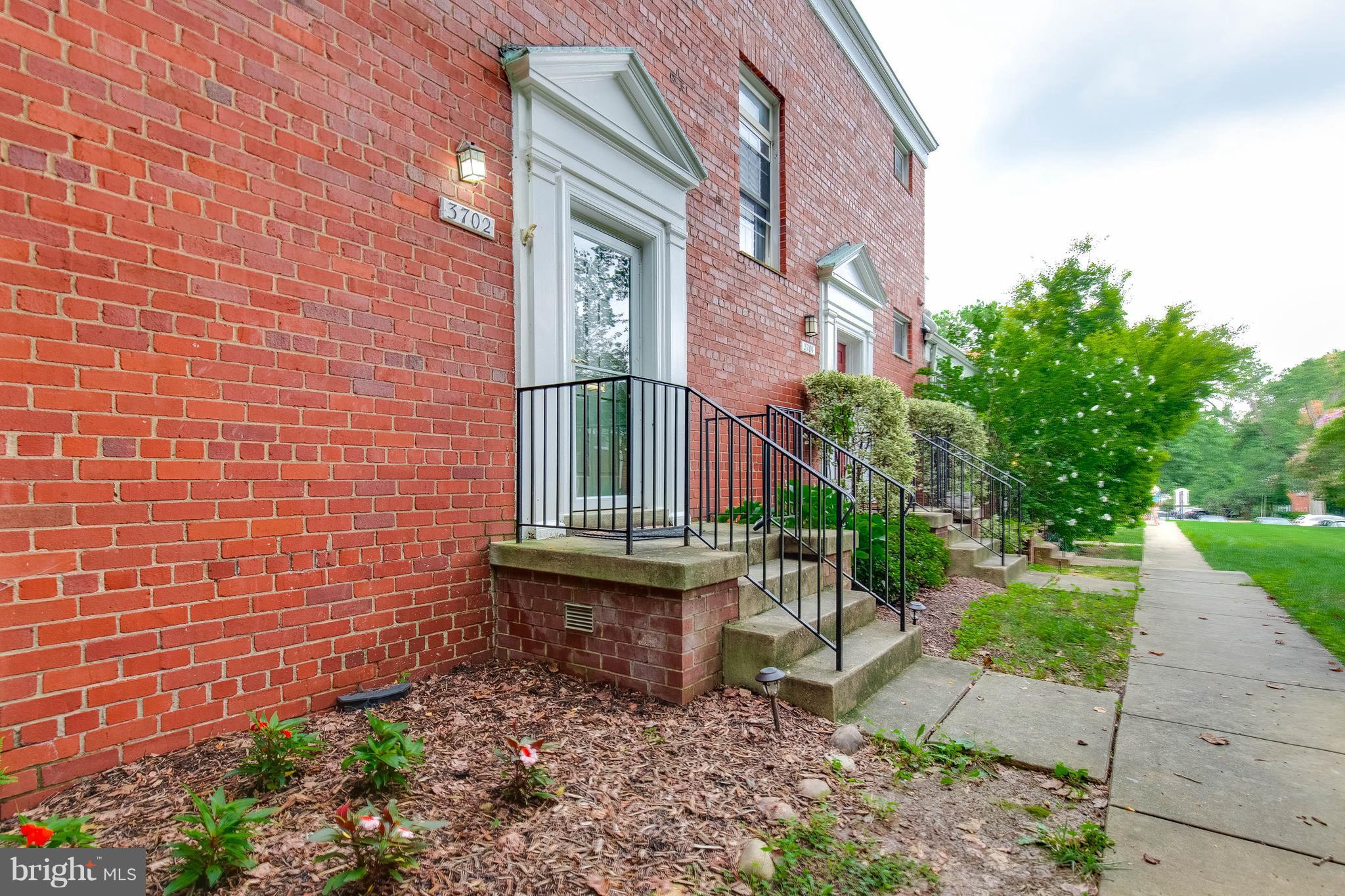 3702 Gunston Road, Unit 920 Alexandria, VA 22302 - Photo 28 of 28 Enjoy The Quiet In Your End Unit Home