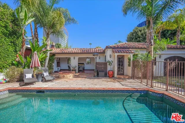 $2,375,000 | 6119 Del Valle Drive, Los Angeles, CA 90048