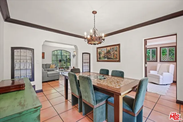 $2,375,000 | 6119 Del Valle Drive, Los Angeles, CA 90048