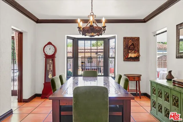 $2,375,000 | 6119 Del Valle Drive, Los Angeles, CA 90048