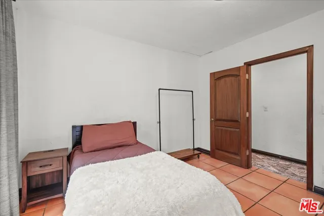 $2,375,000 | 6119 Del Valle Drive, Los Angeles, CA 90048