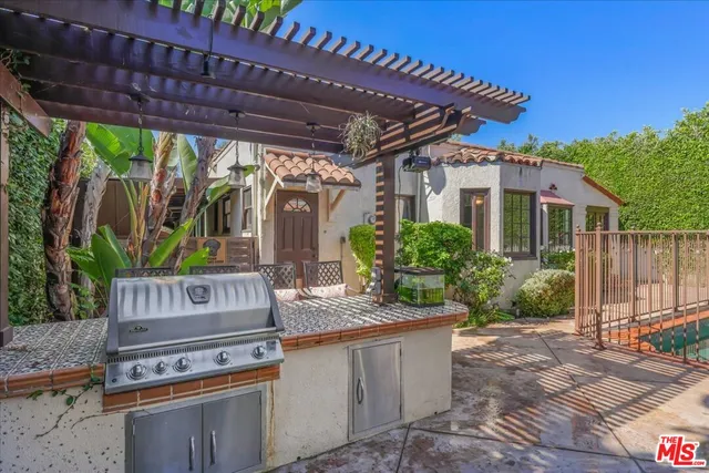 $2,375,000 | 6119 Del Valle Drive, Los Angeles, CA 90048