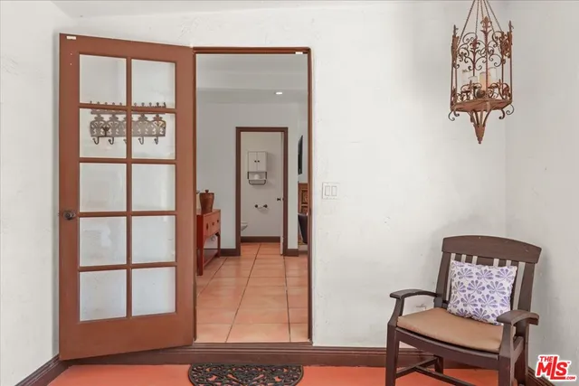 $2,375,000 | 6119 Del Valle Drive, Los Angeles, CA 90048