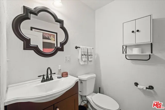 $2,375,000 | 6119 Del Valle Drive, Los Angeles, CA 90048