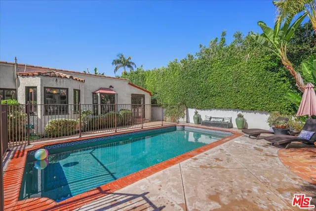 $2,375,000 | 6119 Del Valle Drive, Los Angeles, CA 90048