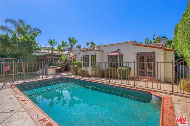 $2,375,000 | 6119 Del Valle Drive, Los Angeles, CA 90048
