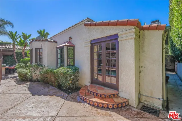 $2,375,000 | 6119 Del Valle Drive, Los Angeles, CA 90048