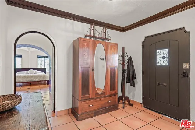 $2,375,000 | 6119 Del Valle Drive, Los Angeles, CA 90048