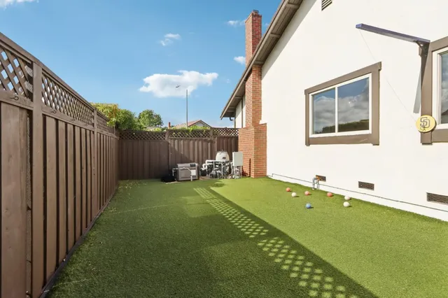 $2,200,000 | 1100 Ramblewood Way, San Mateo, CA 94403