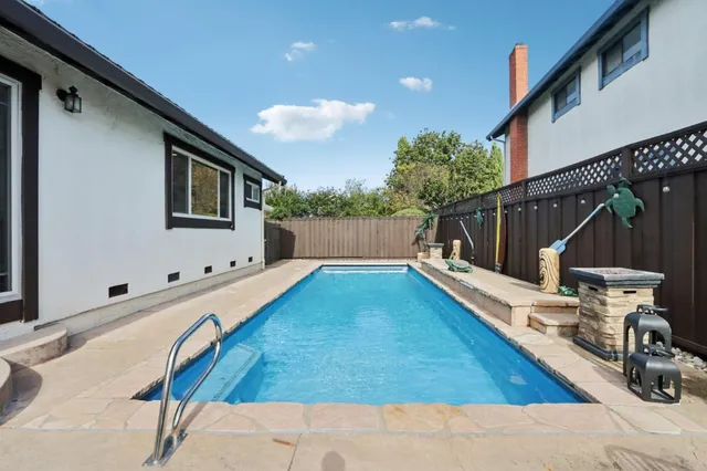 $2,200,000 | 1100 Ramblewood Way, San Mateo, CA 94403