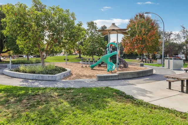 $2,200,000 | 1100 Ramblewood Way, San Mateo, CA 94403