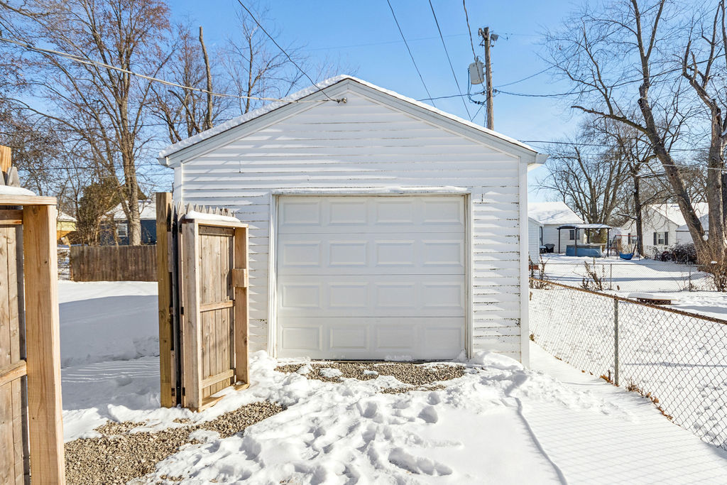 5216 North Roberts Road Peoria Heights, IL 61616 - Photo 3 of 15