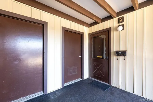 $240,000 | 10 Regents Place, Unit D, Yorktown Heights, NY 10598