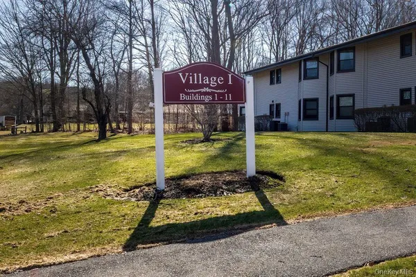 $240,000 | 10 Regents Place, Unit D, Yorktown Heights, NY 10598