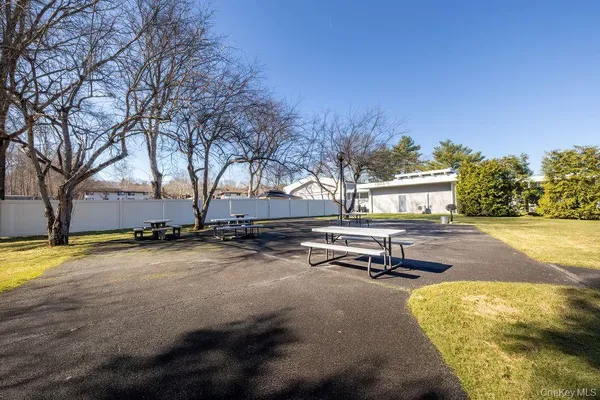 $240,000 | 10 Regents Place, Unit D, Yorktown Heights, NY 10598