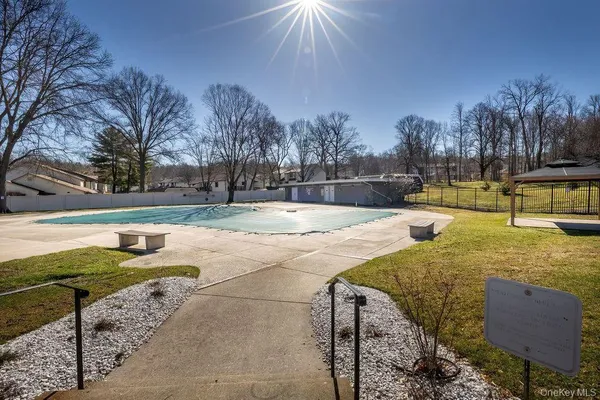 $240,000 | 10 Regents Place, Unit D, Yorktown Heights, NY 10598