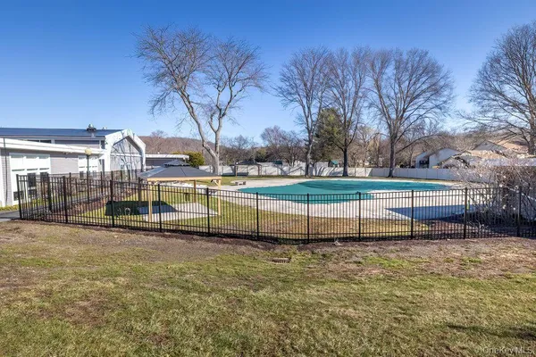 $240,000 | 10 Regents Place, Unit D, Yorktown Heights, NY 10598