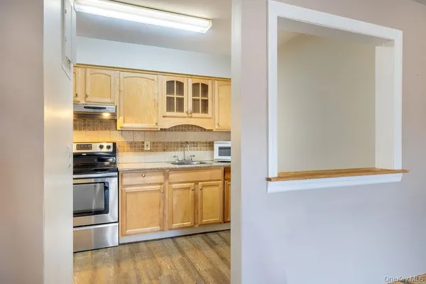 $240,000 | 10 Regents Place, Unit D, Yorktown Heights, NY 10598
