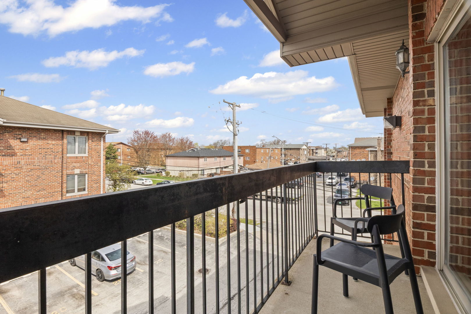 10710 Central Avenue, Unit 3D Chicago Ridge, IL 60415 - Photo 21 of 24 a view of city from a balcony