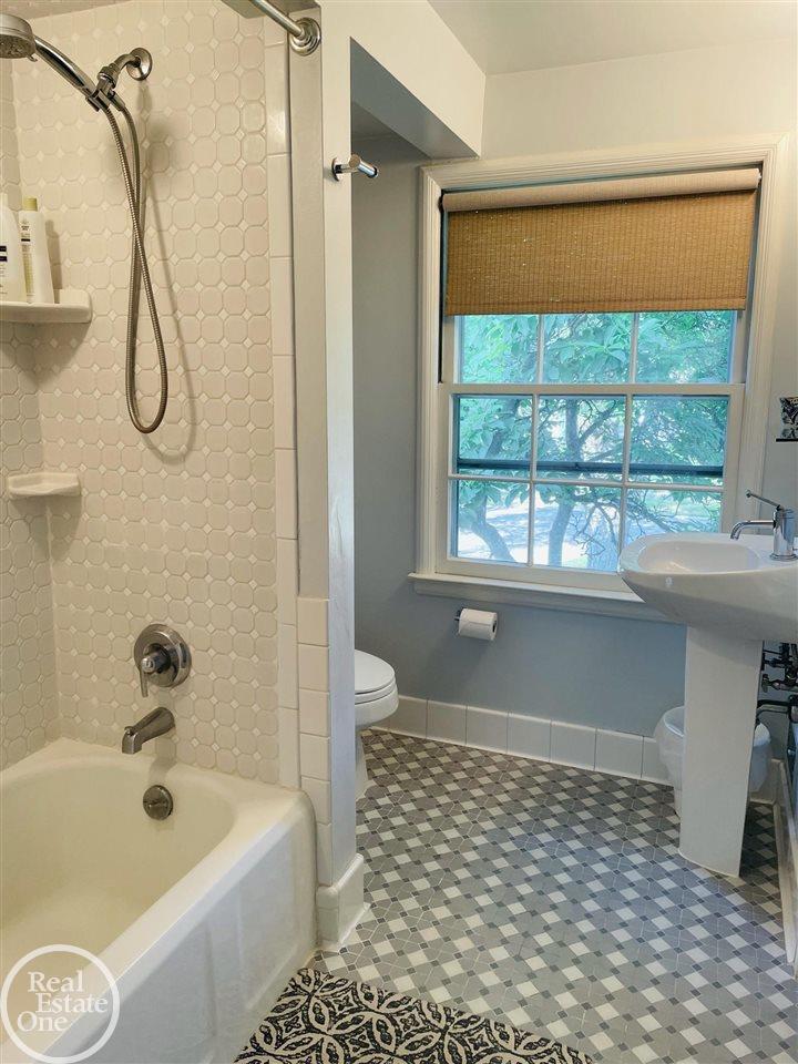 1033 Audubon Road Grosse Pointe, MI 48230 - Photo 23 of 42 50058459-22.JPG