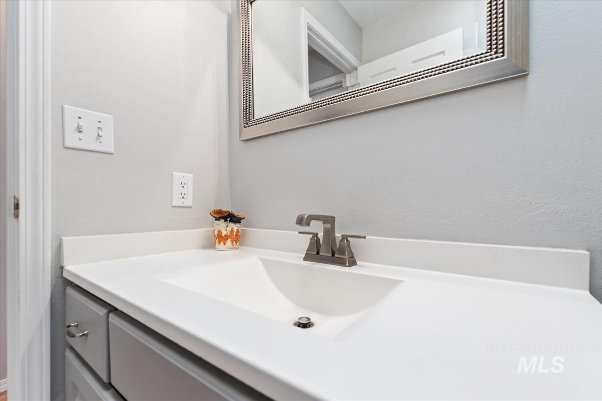 6118 North Widgeon Way Boise, ID 83714 - Photo 7 of 42