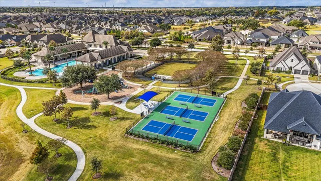view of a swimming pool